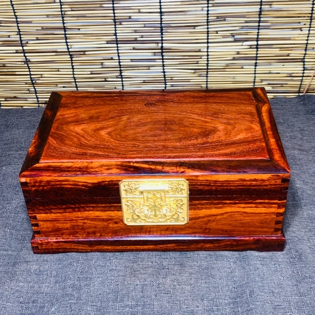 印度小叶紫檀檀香紫檀金星全独板一木一器铜鎏金收纳盒首饰盒