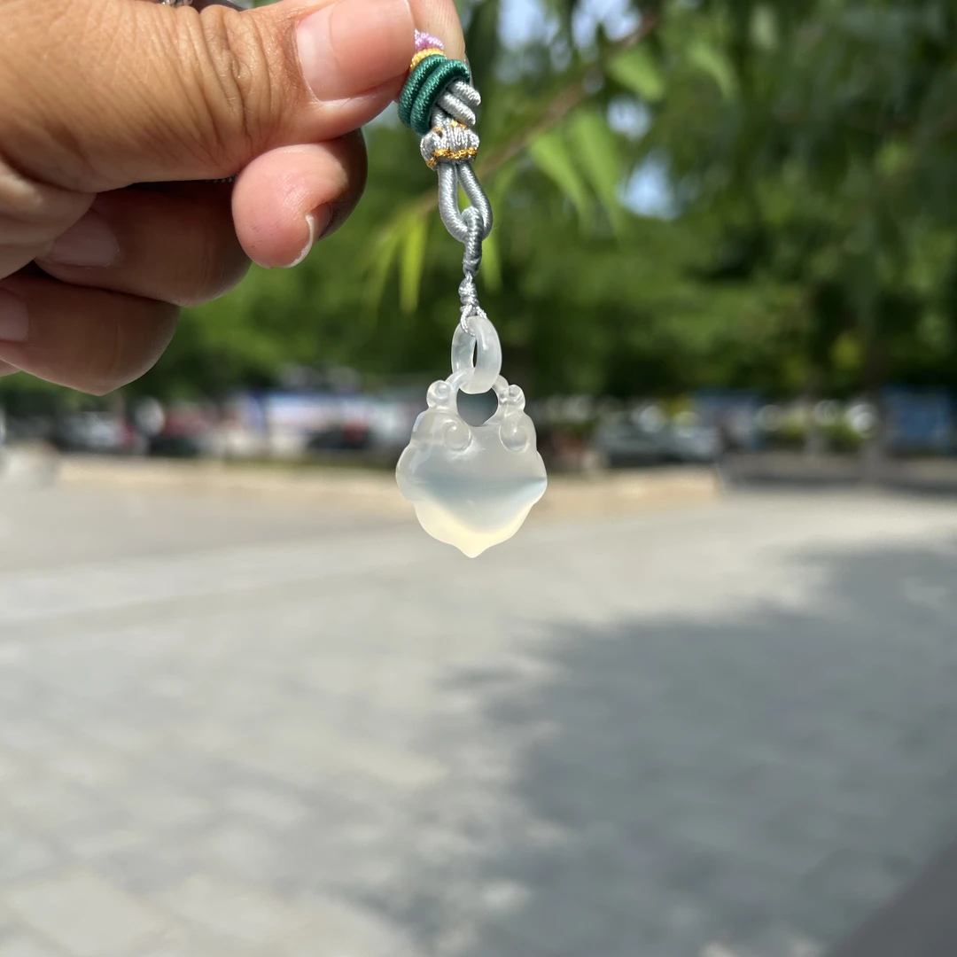 雕刻如意锁精美新中式百搭挂件时尚简约女款