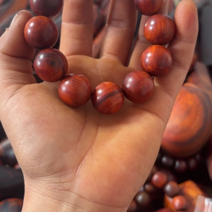 用***2大叶紫檀（黑酸枝木类）