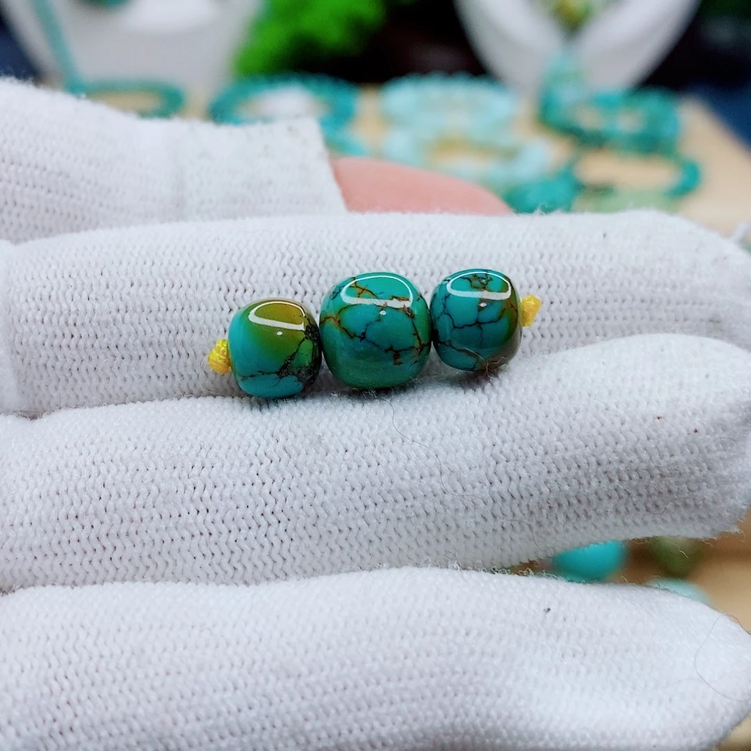 绿松石未镶嵌颈饰