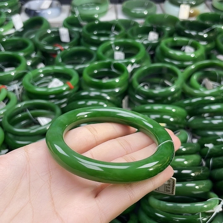 未镶嵌手镯和田玉（碧玉）