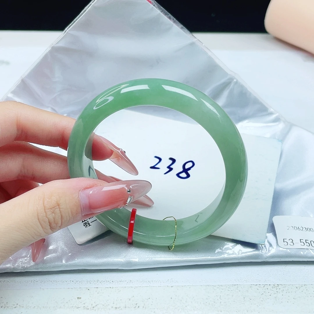 翡翠未镶嵌手镯53