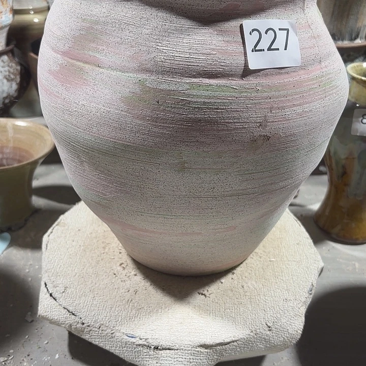 摆件陶高26，口18.5，无孔，227