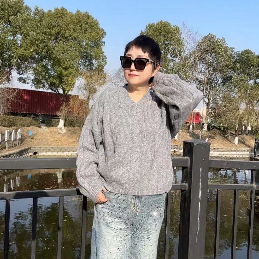 慵懒风绞花加厚100羊毛针织衫2528时尚休闲V领外套上衣