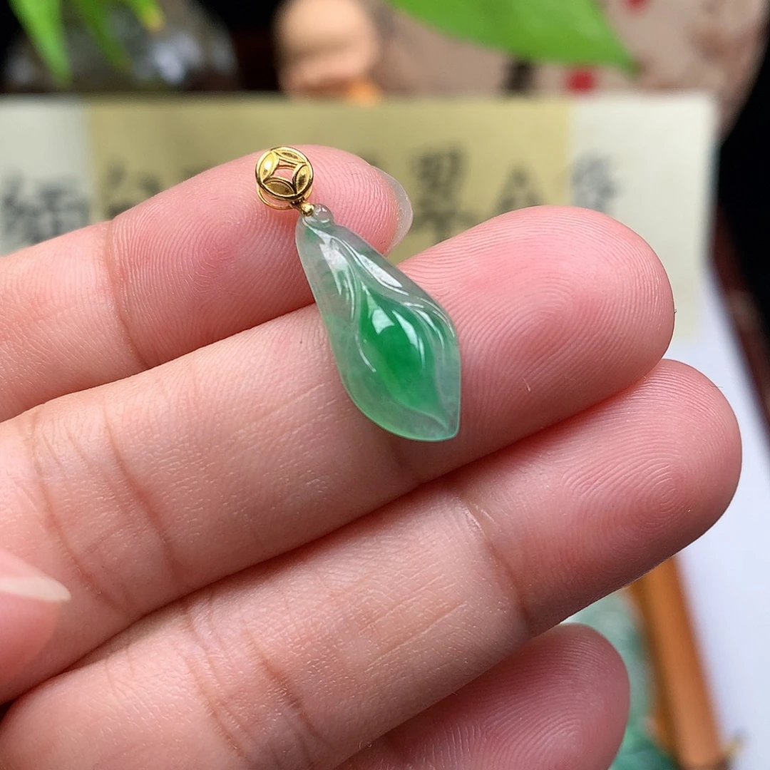 翡翠散珠18K金镶嵌缅甸天然A货翡翠阳绿兰花