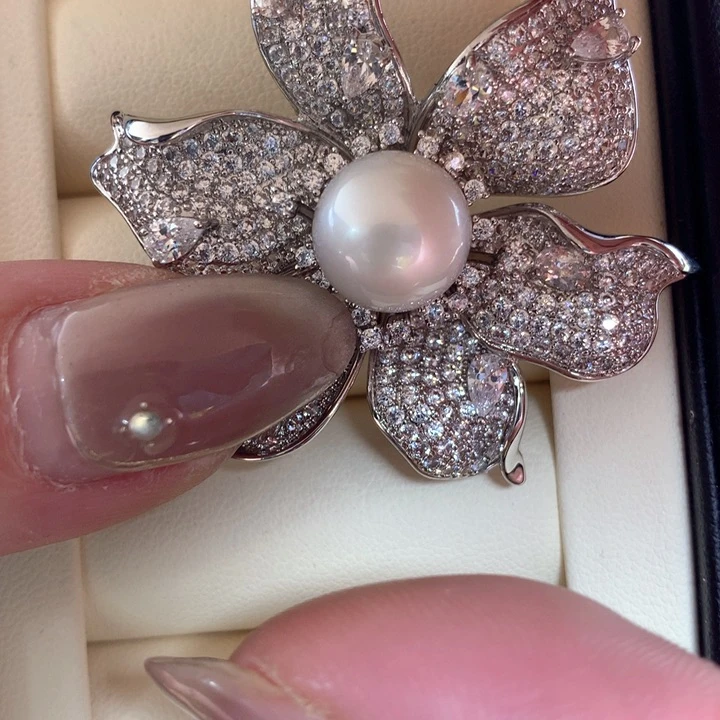 未镶嵌胸饰海水珍珠