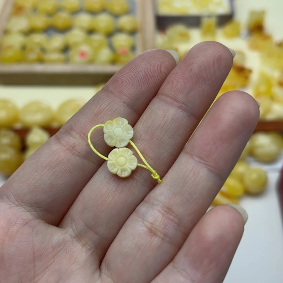 【闪购商品】蜜蜡裸石未镶嵌配饰