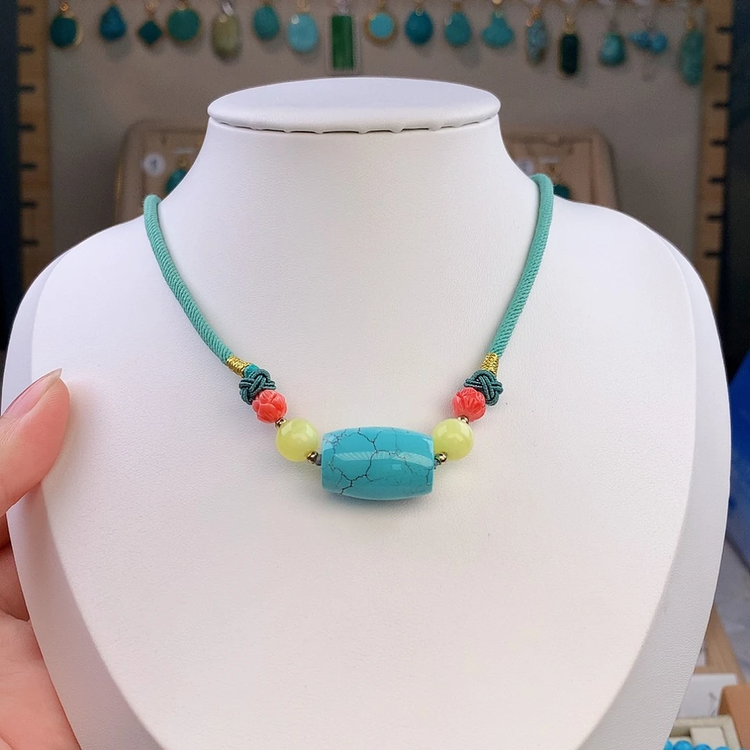 绿松石未镶嵌颈饰