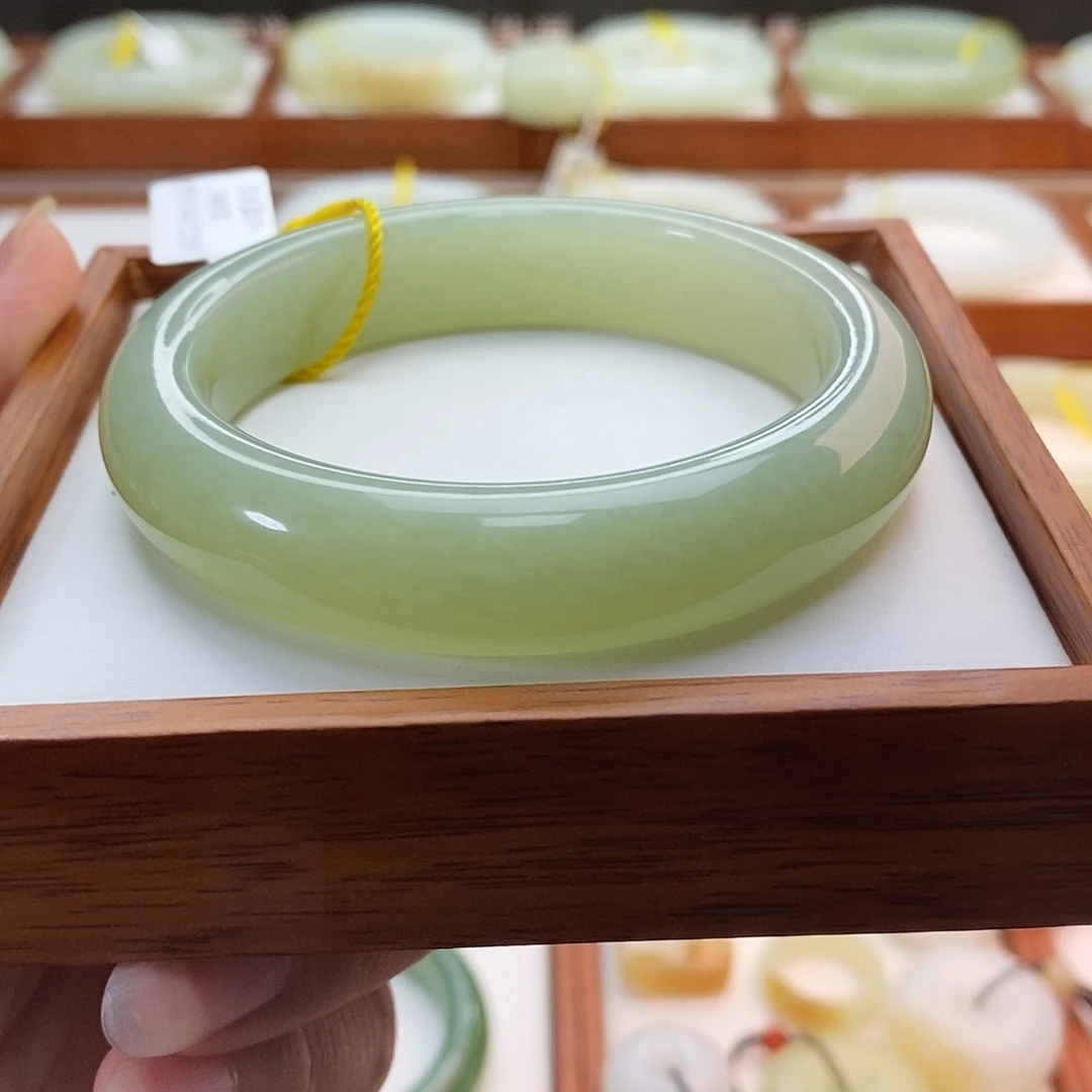 手链未镶嵌和田玉（青白玉）