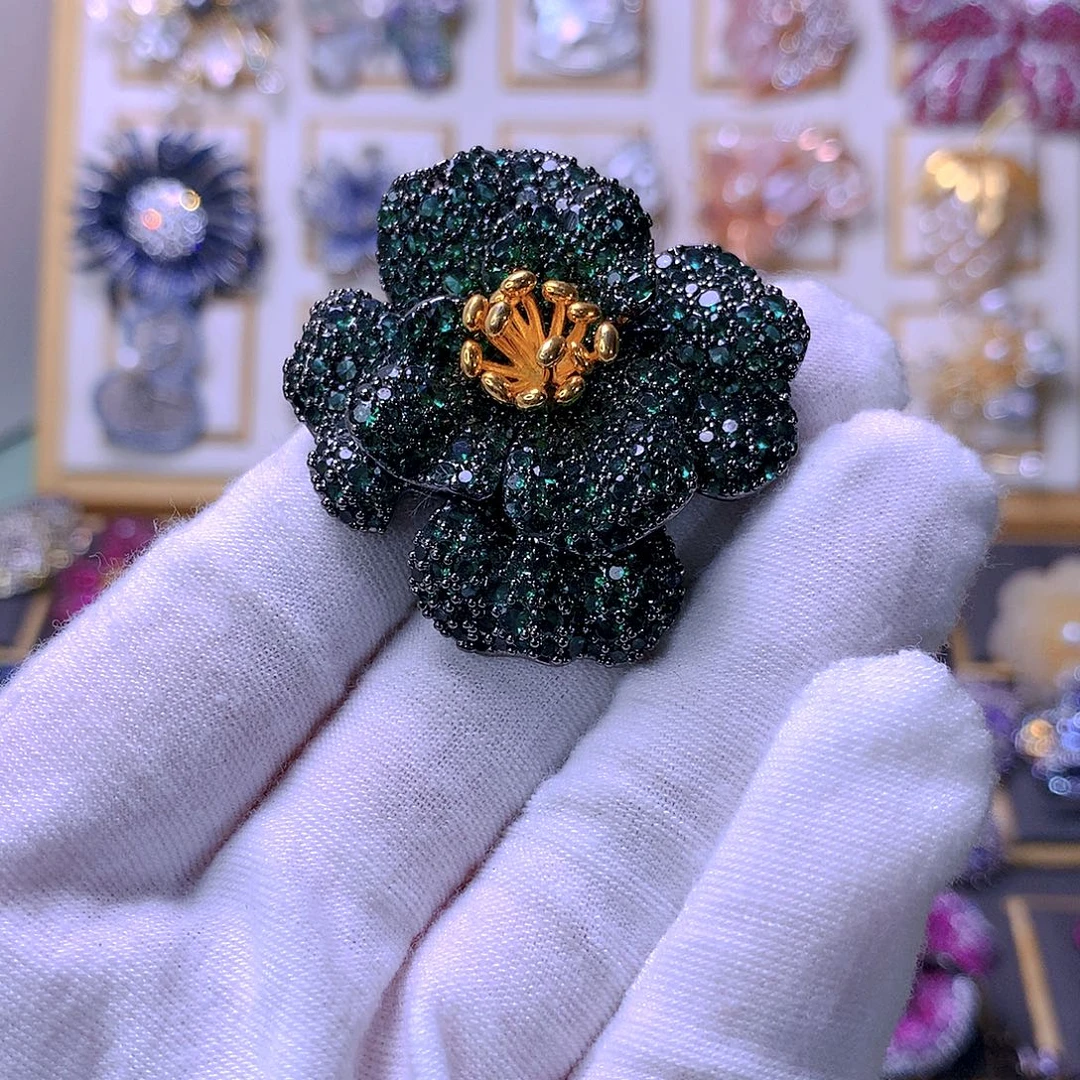 仿水晶铜合金胸针胸花