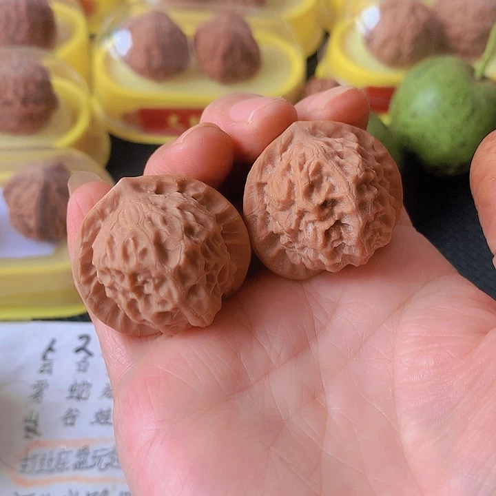 吊坠文玩核桃3.53瓷娃的