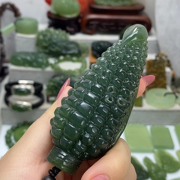 岫玉未镶嵌手把件