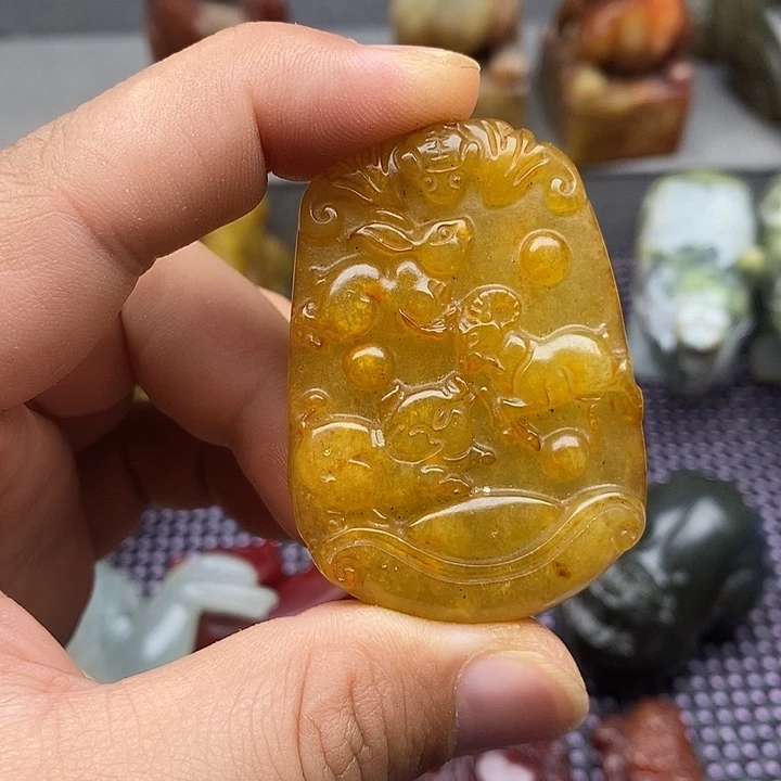 蛇纹石玉未镶嵌颈饰