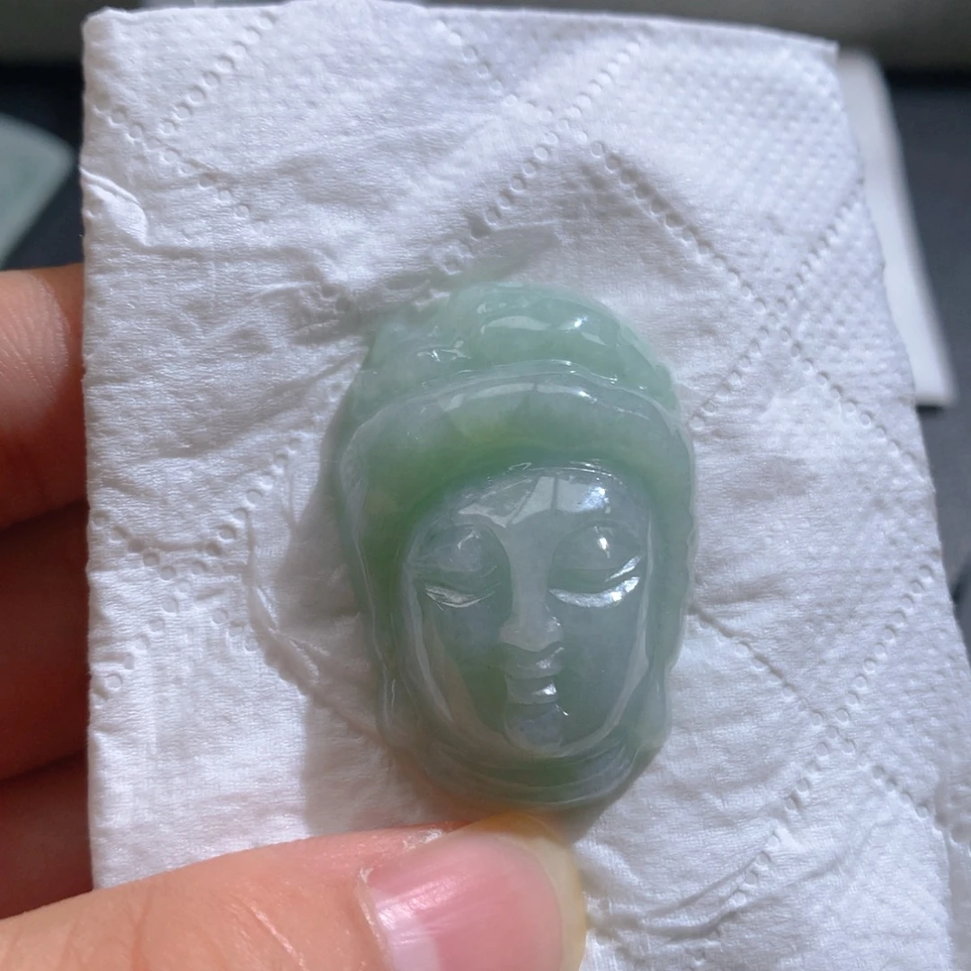 翡翠未镶嵌颈饰翡翠（微瑕