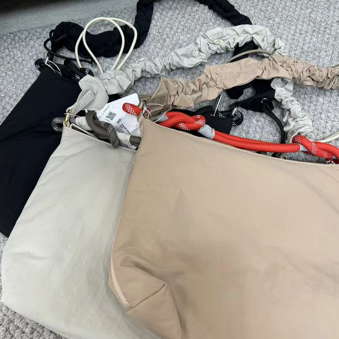 【花花严选】褶皱尼龙单肩斜挎包手提包