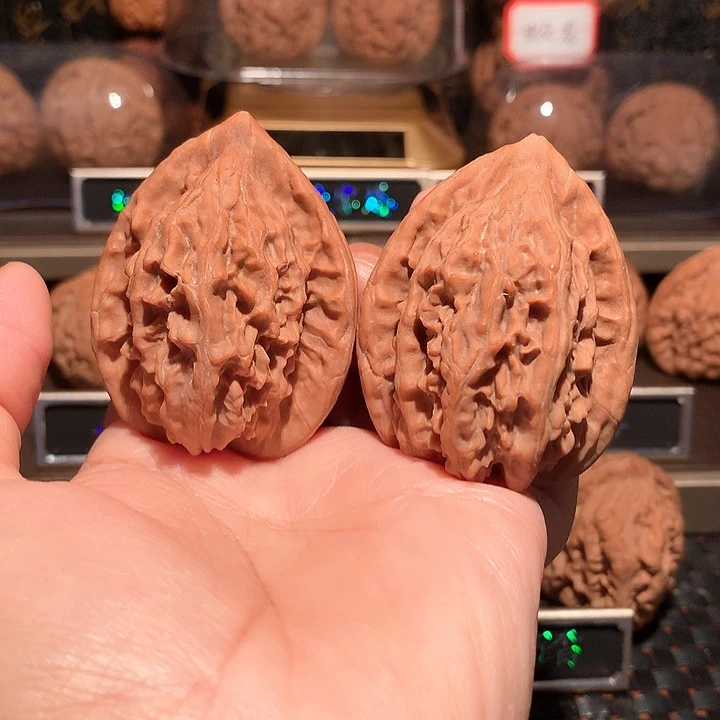 文玩核桃把件大红袍43尺肚45