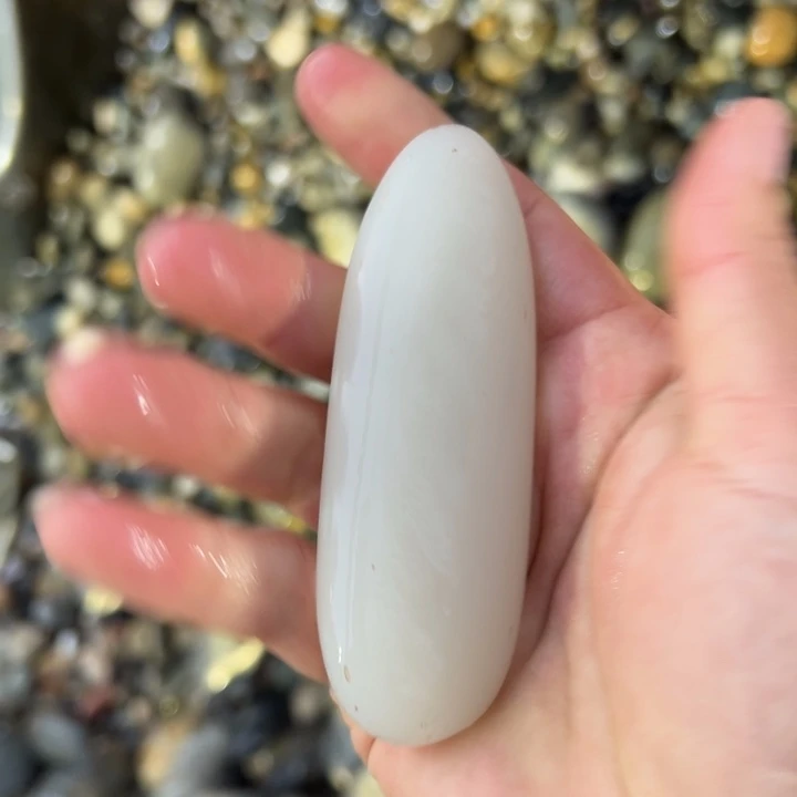 和田玉（糖玉）未镶嵌珠宝奇石