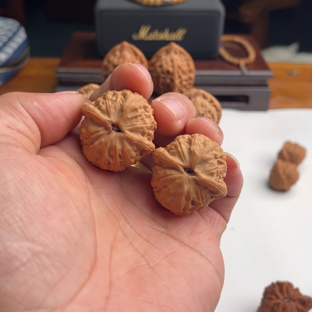 燕***堂文玩核桃吊坠福宝32