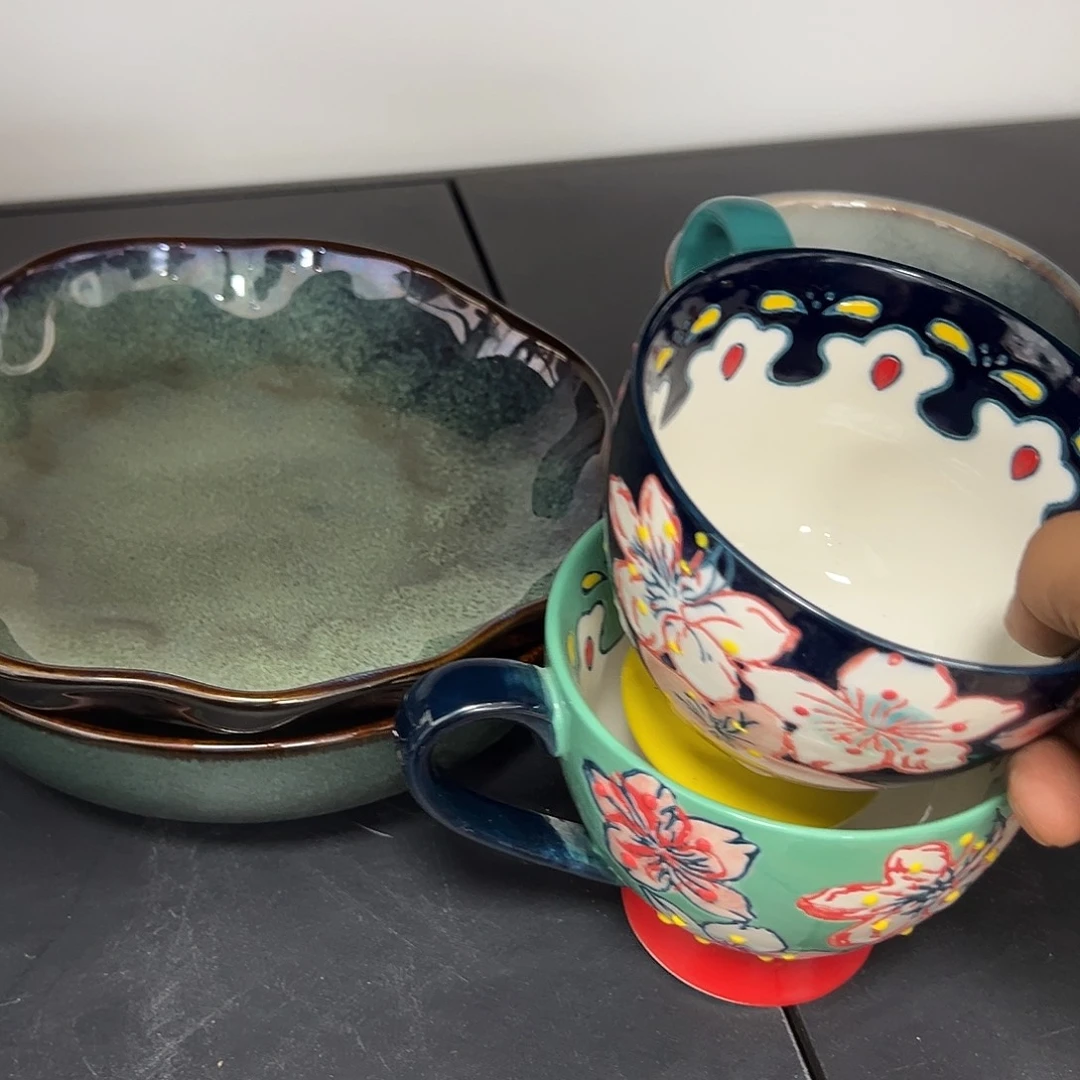 瓷片一堆，。       六件，