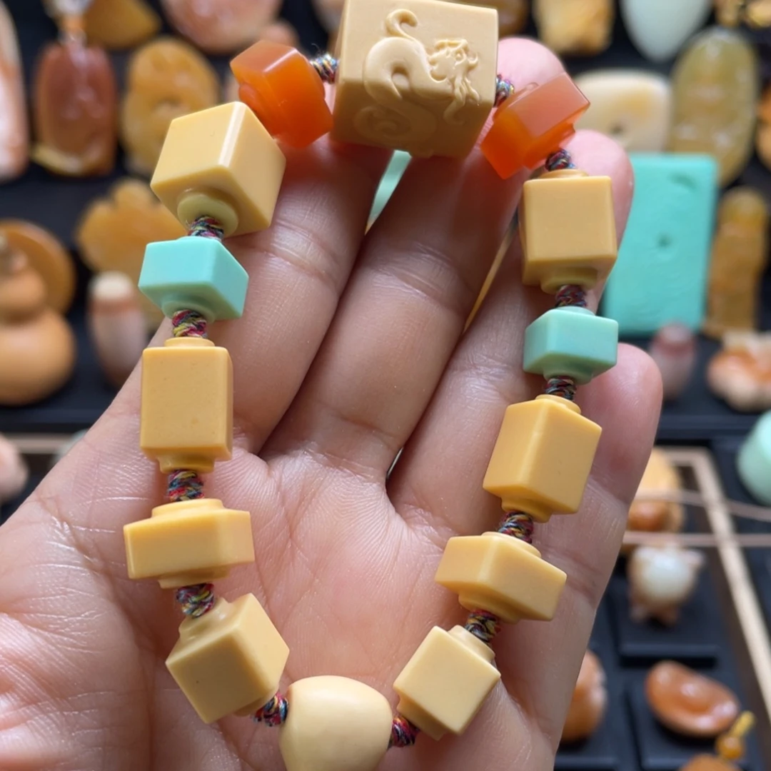 石英质玉（缅黄）未镶嵌颈饰