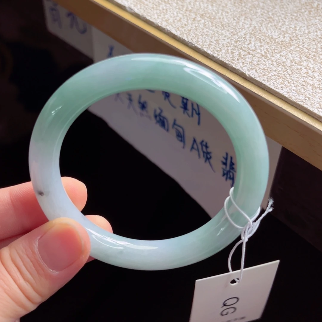 翡翠未镶嵌手镯手镯