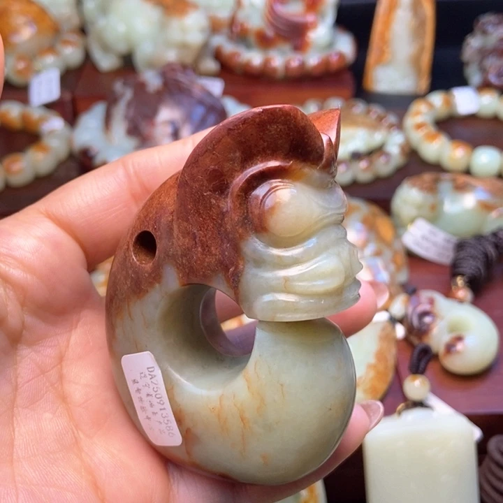 岫岩河磨玉（透闪石质玉）未镶嵌把件