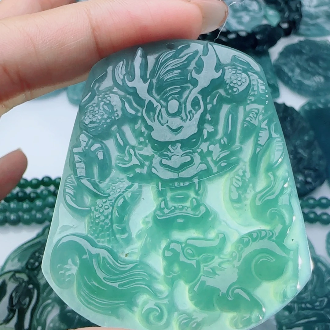 颈饰未镶嵌翡翠多样性发货天然的A货翡翠