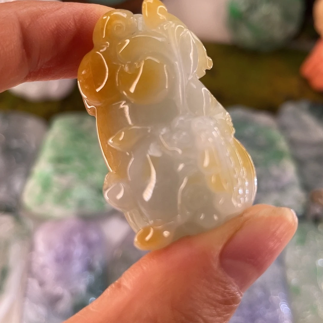 颈饰未镶嵌翡翠貔貅