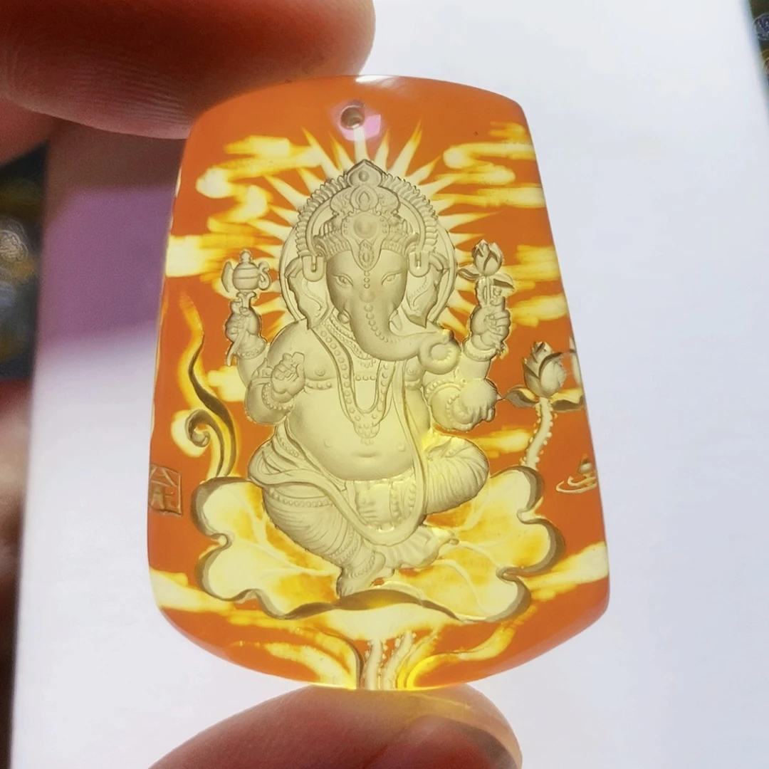【闪购商品】未镶嵌颈饰金珀琥珀阴雕