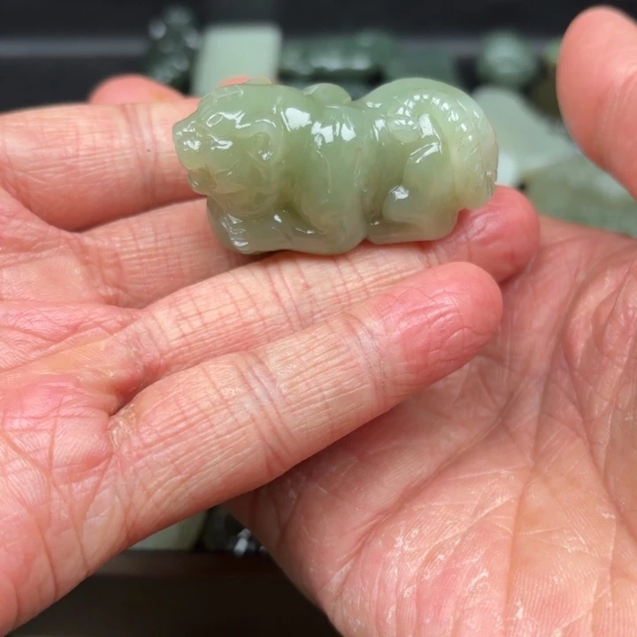 和田玉吊坠未镶嵌