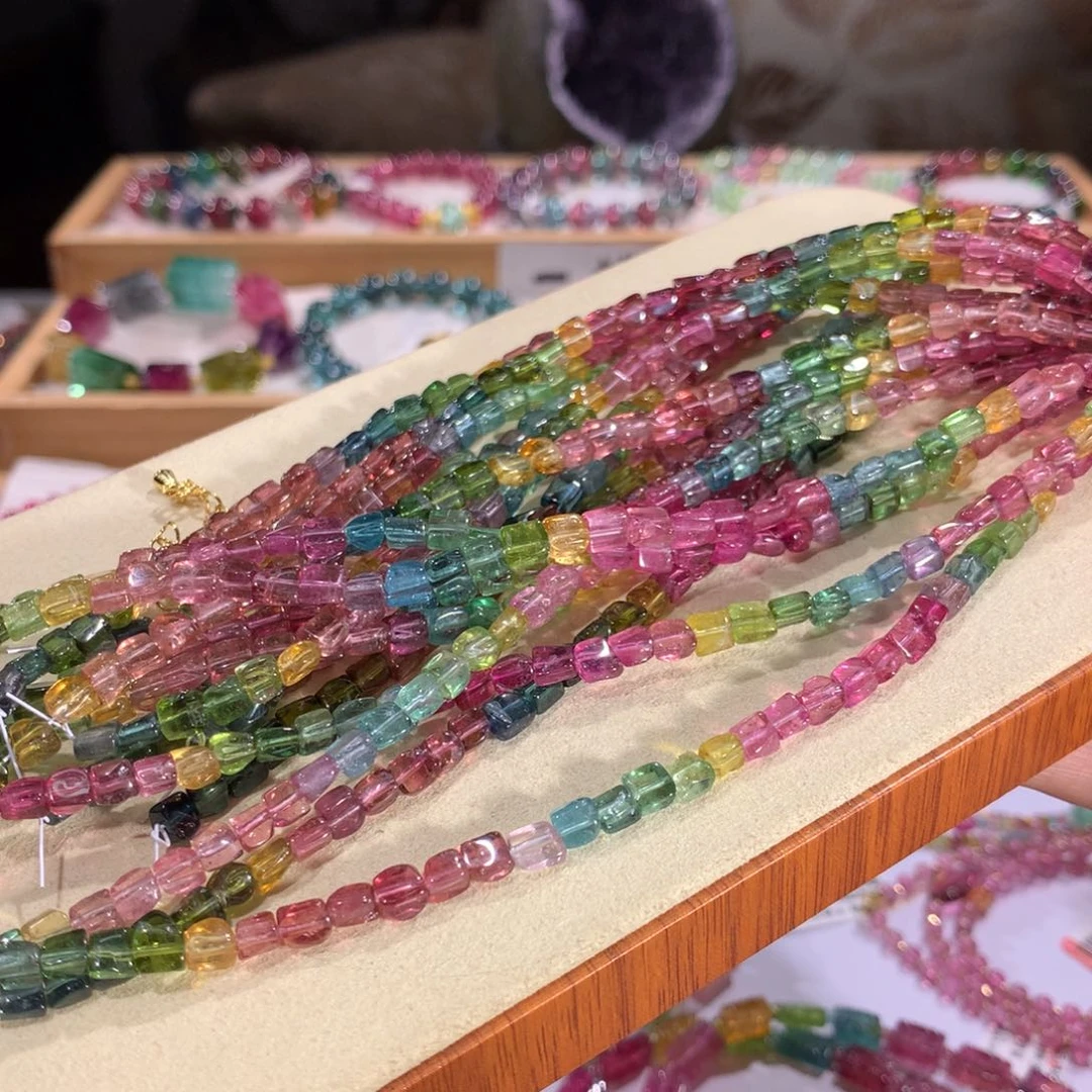 碧玺多样性发货一件未镶嵌