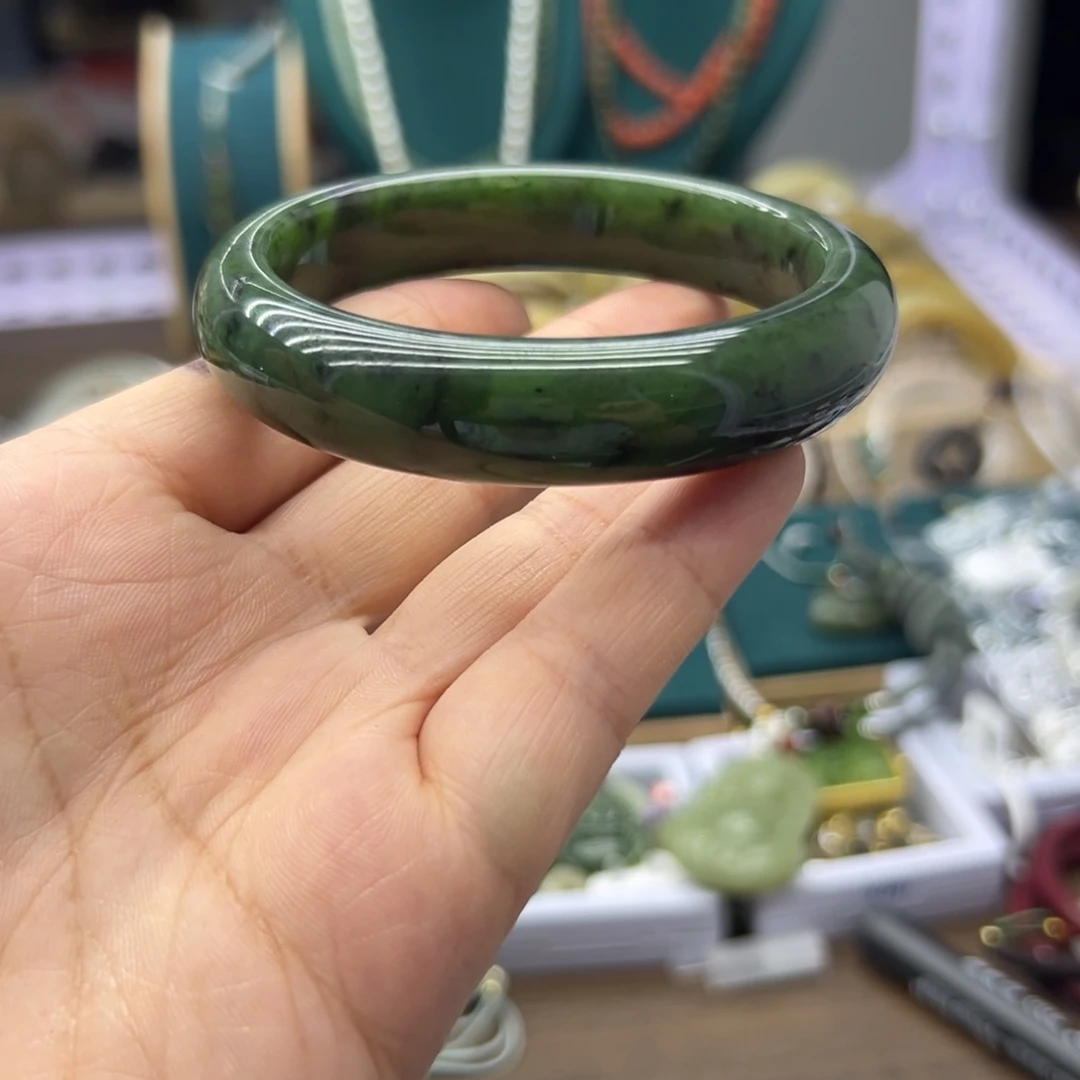 和田玉手镯未镶嵌59.6圈围224瑕