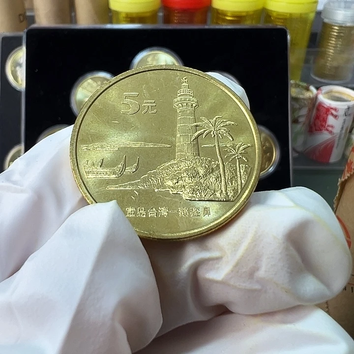 其他普通金属鹅銮鼻一枚