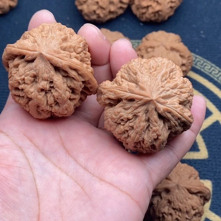 老***串文玩核桃吊坠粗筋45。   1