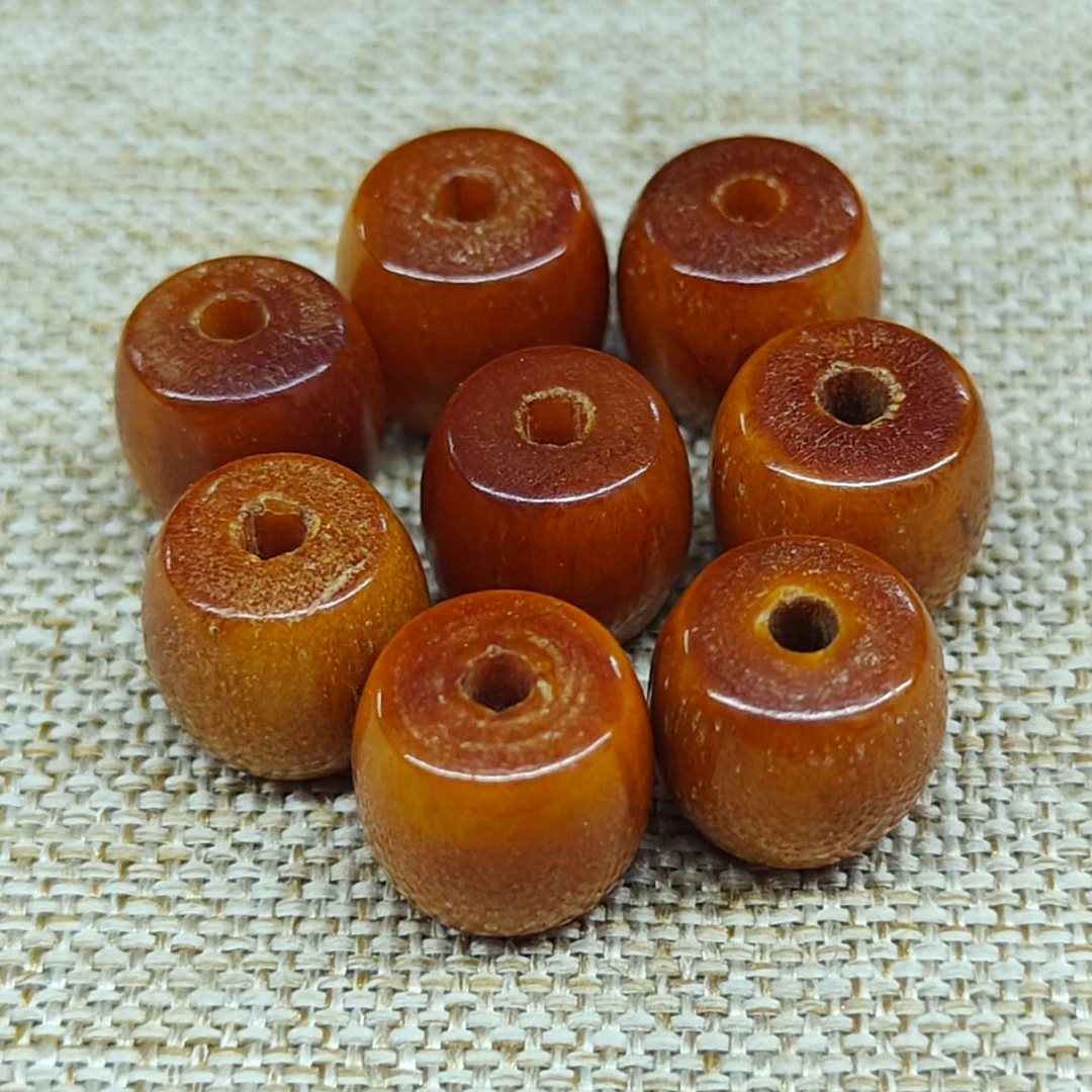 YL0159   猪肝红回流单珠约8*7mm多样性发其一