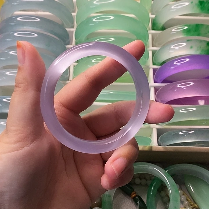 未镶嵌手镯石英质玉