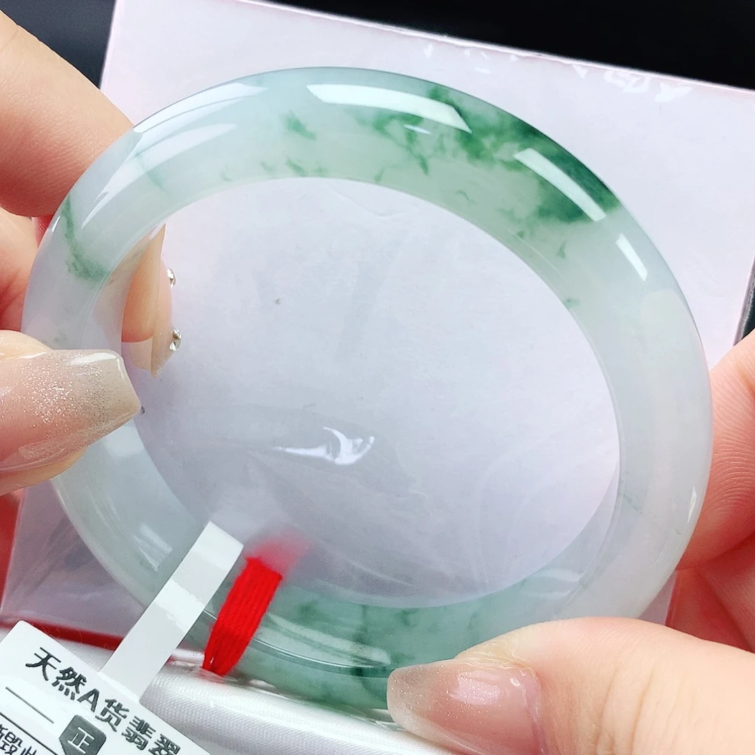 翡翠手镯未镶嵌57圈