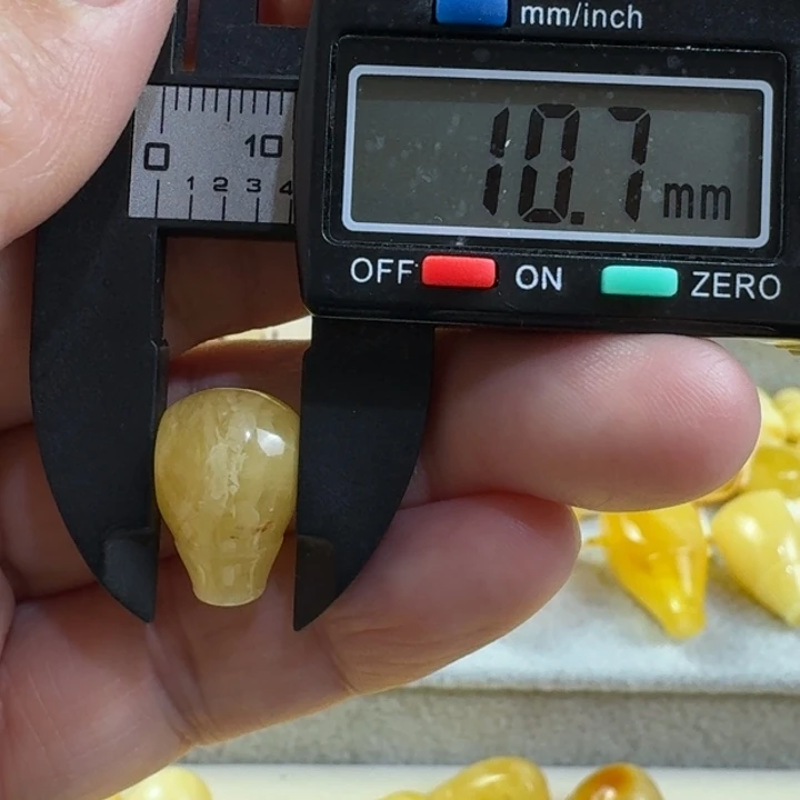 琥珀裸石未镶嵌三通杂23号