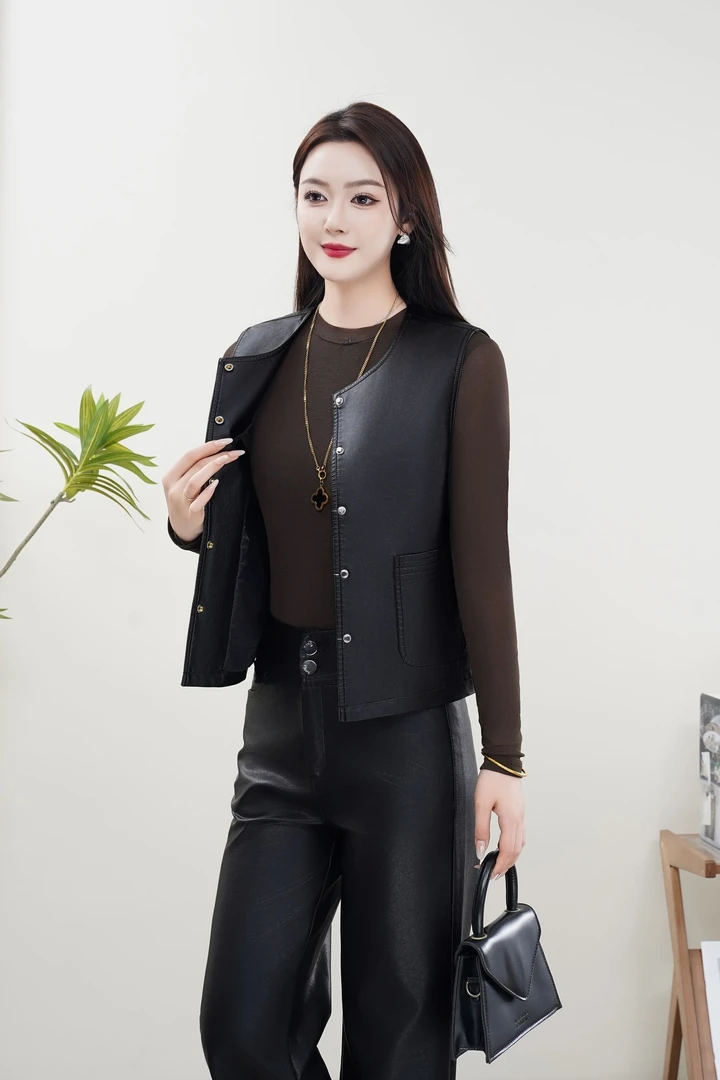 皮衣马甲黑色常规款圆领秋季秋冬水洗常规无袖女装休闲