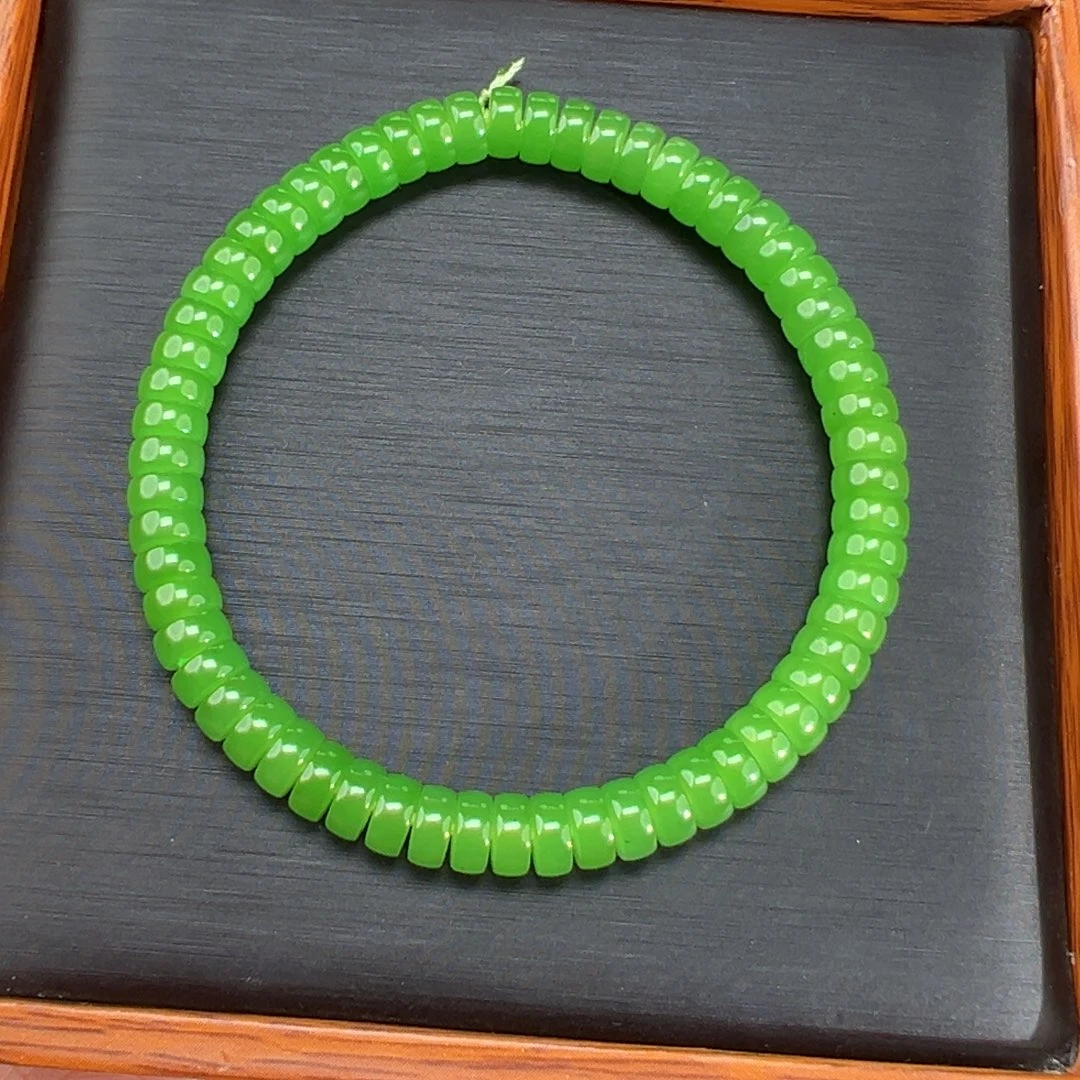 环***环和田玉（碧玉）未镶嵌手串果绿高色直切串