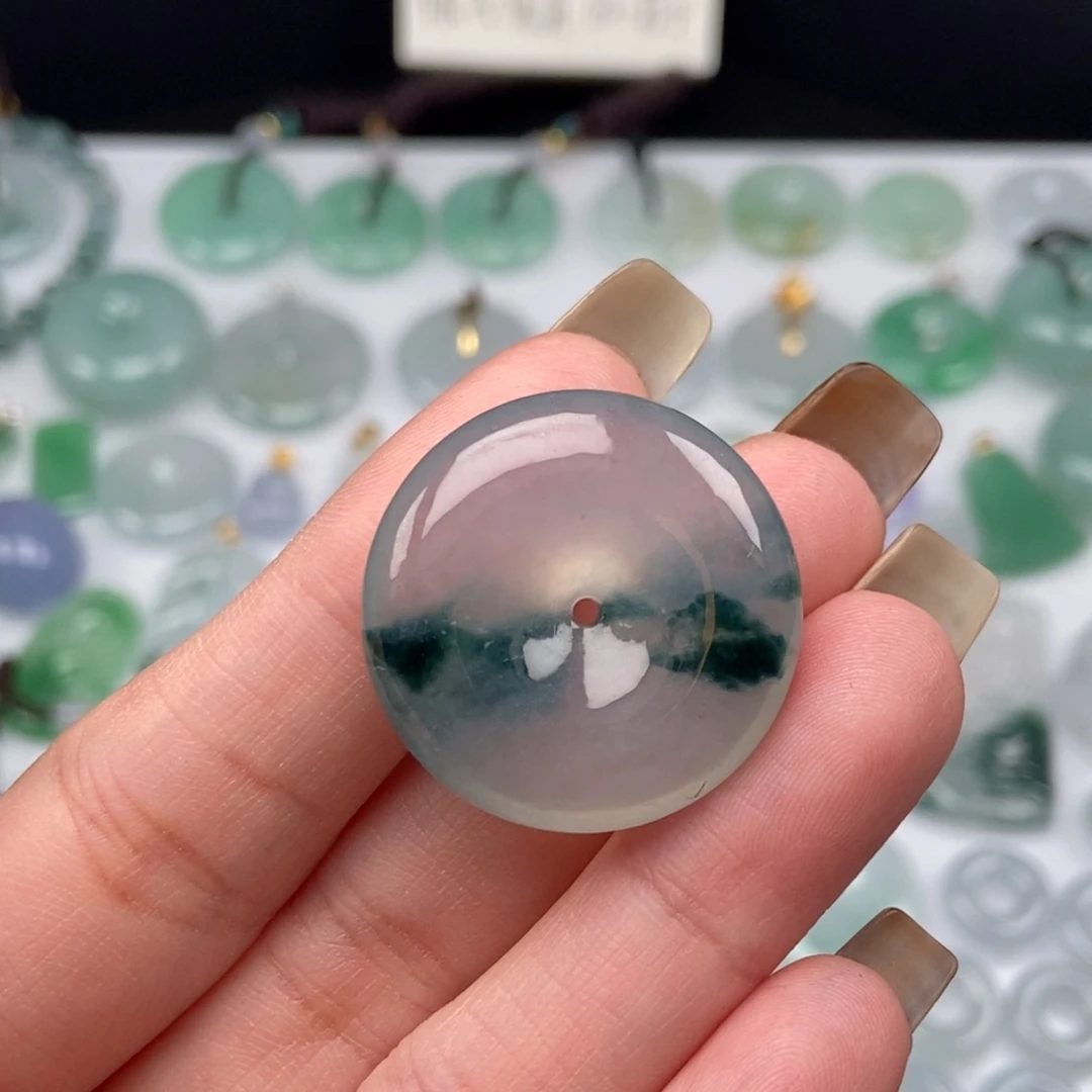 翡翠未镶嵌颈饰平安扣