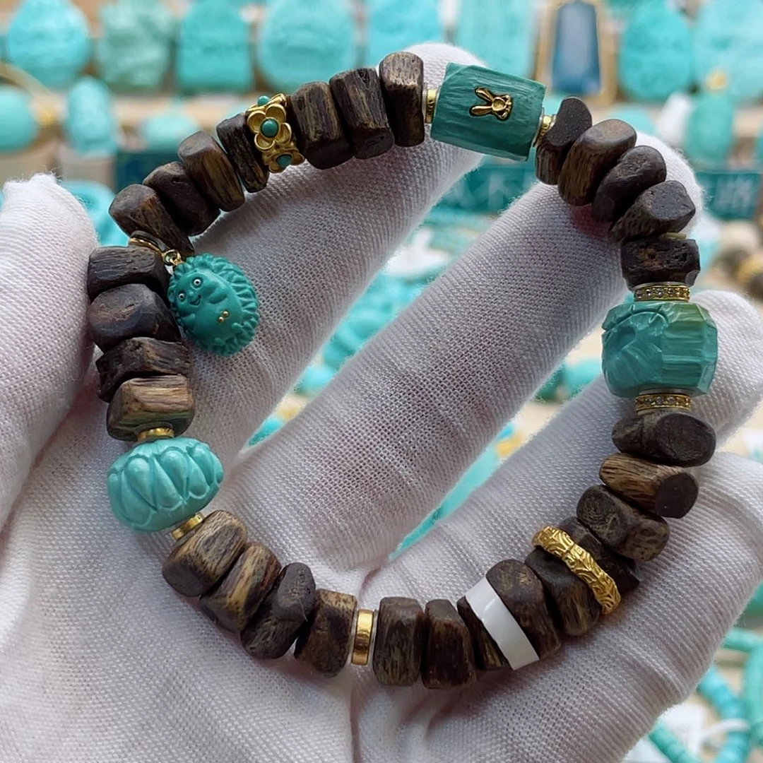 绿松石未镶嵌珠宝奇石