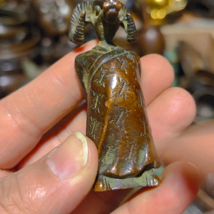 铜的。全清了。一件不留！不磨叽