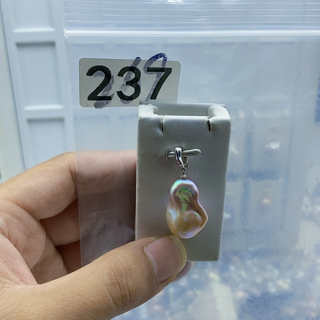 淡水珍珠合金颈饰