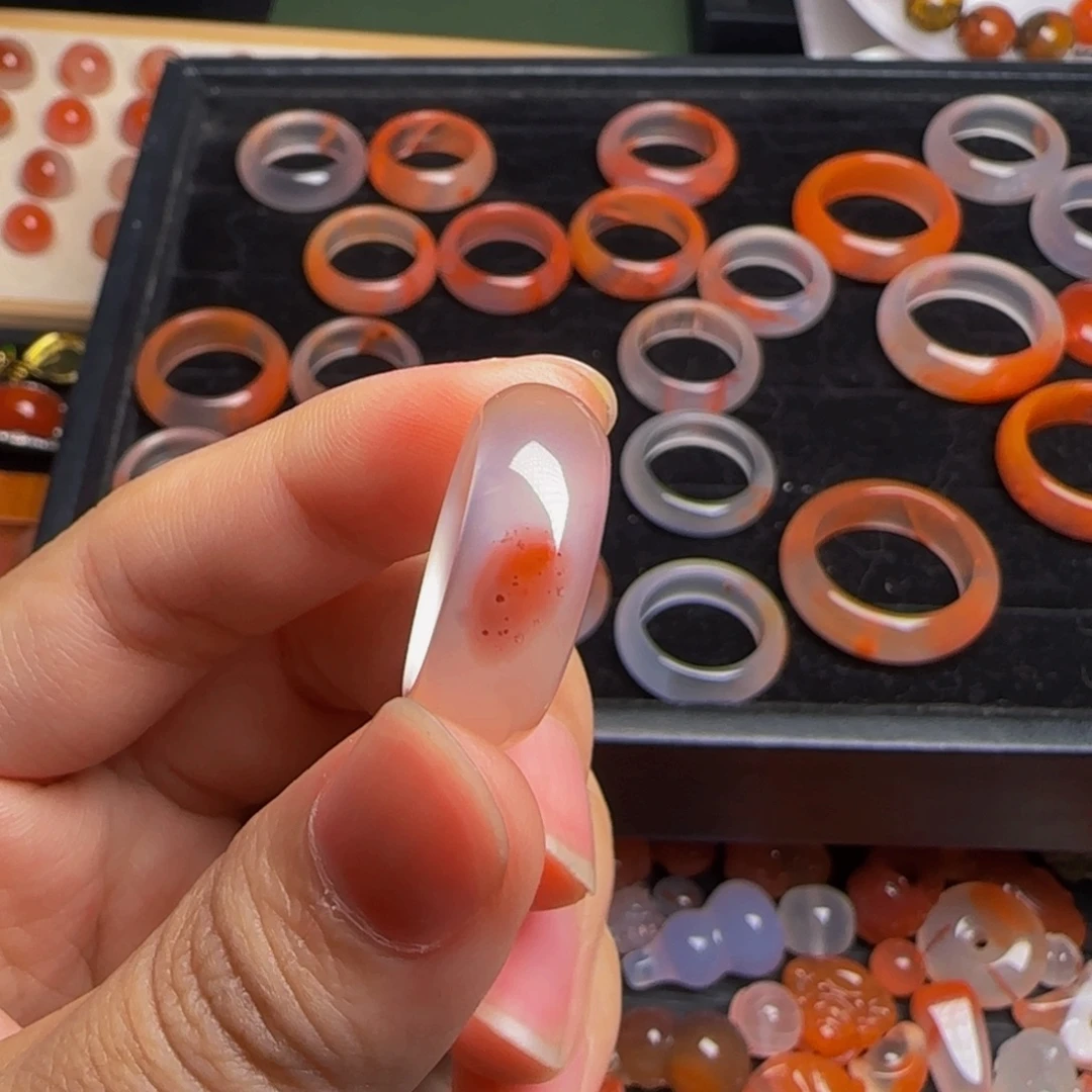 爱***使南红玛瑙未镶嵌手链