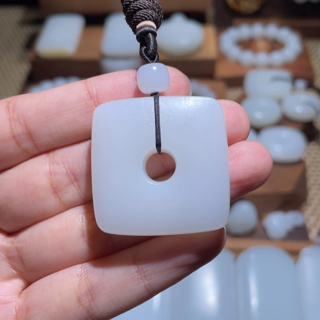 未镶嵌手链和田玉卡33满皮