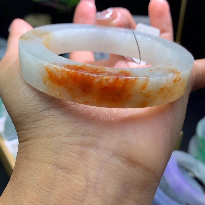 未镶嵌翡翠手镯定制翡翠
