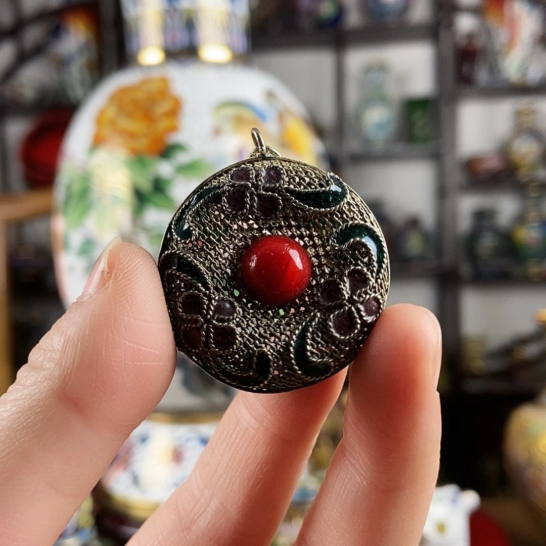 森***地铜景泰蓝吊坠一个