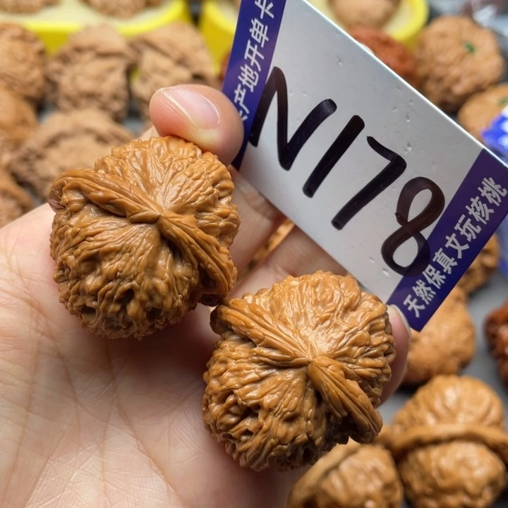 把件文玩核桃白狮子36尺