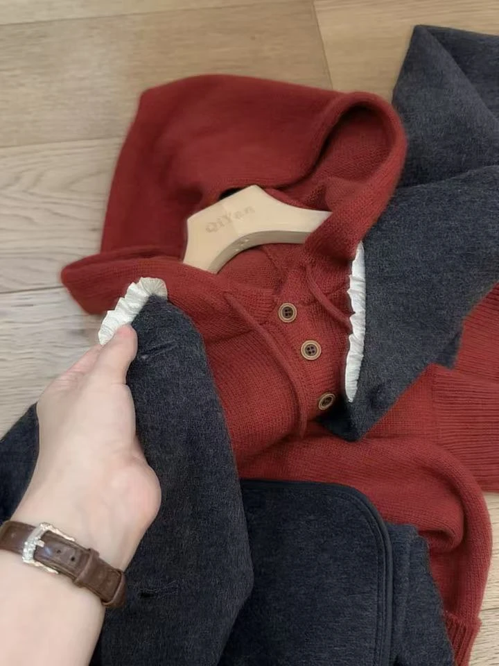 七言家 冬款反季#车厘子三粒扣抽绳帽衫@